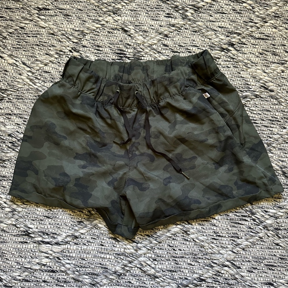 Danskin Green Cargo Shorts for Versatile Style